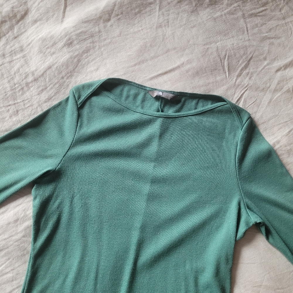 The North Face Soft Teal Long-Sleeve Tee - Women's Size Medium